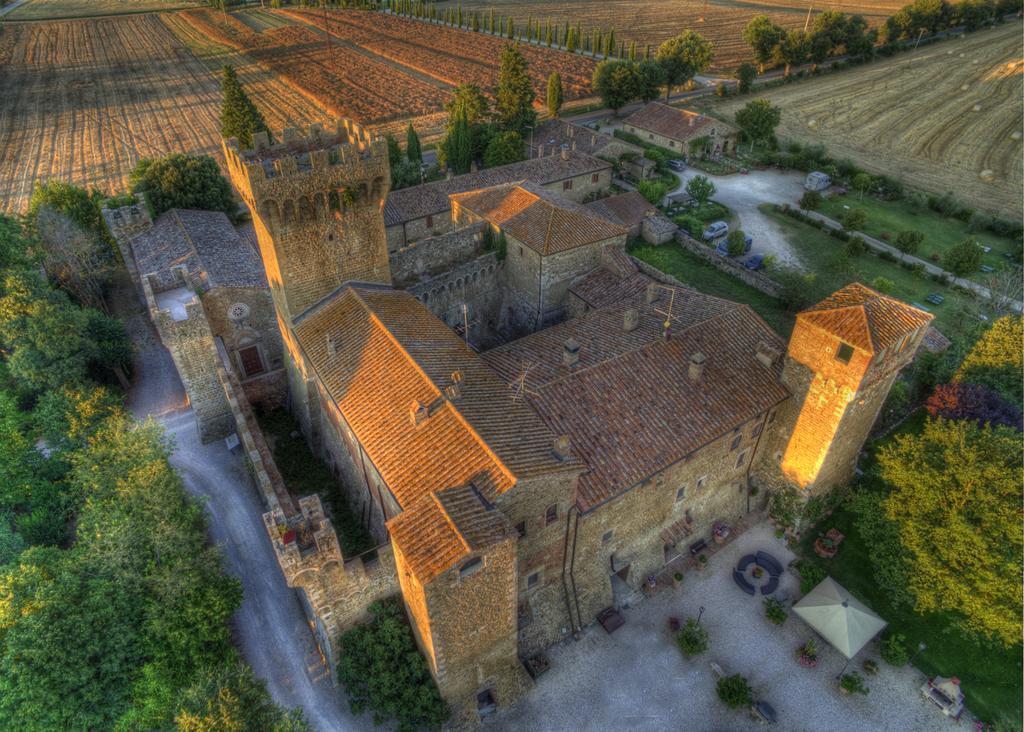 Agriturismo Castello La Grancia Di Spedaletto Пиенца Экстерьер фото
