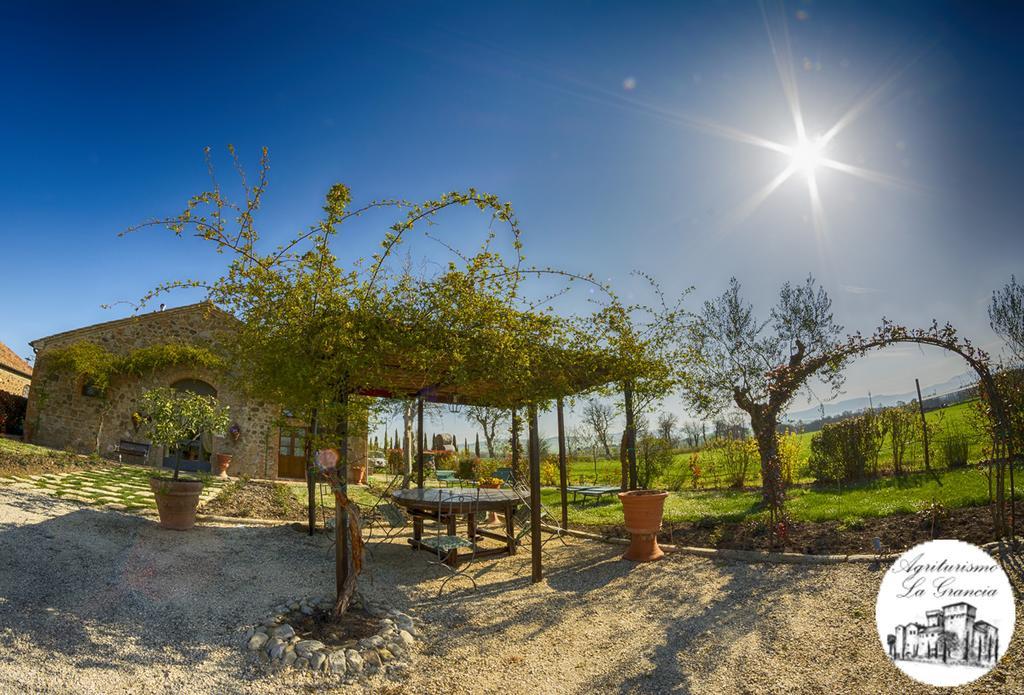 Agriturismo Castello La Grancia Di Spedaletto Пиенца Экстерьер фото
