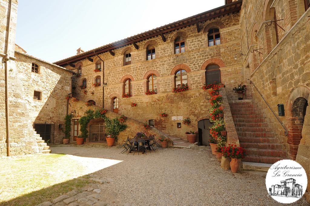 Agriturismo Castello La Grancia Di Spedaletto Пиенца Экстерьер фото
