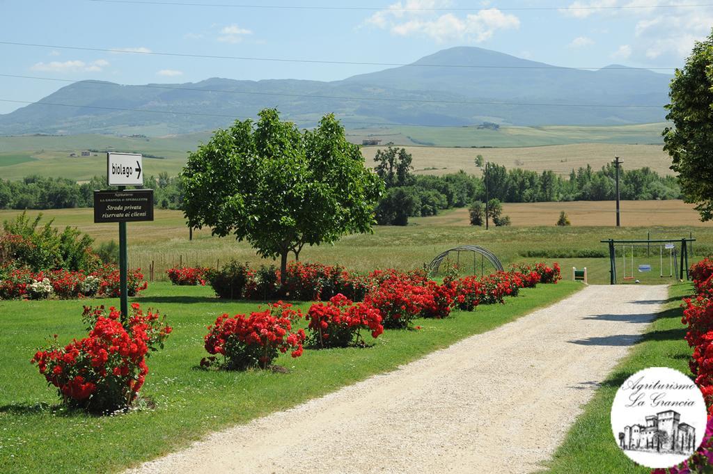 Agriturismo Castello La Grancia Di Spedaletto Пиенца Экстерьер фото